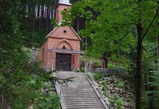 Kaplnka_Sv._Anny_v_StaC5A1kove_-_Jelitove_4_original