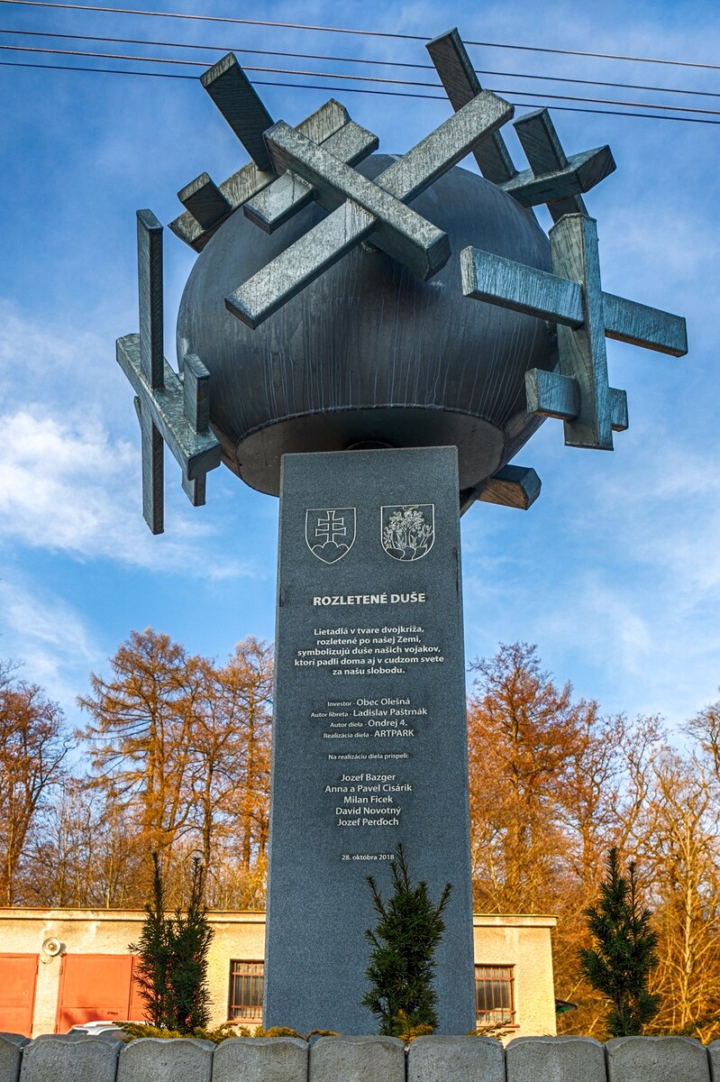 pamatnik olesna 2